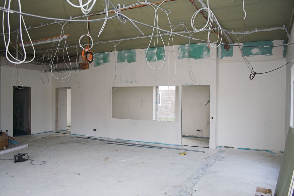 Das Bild zeigt den Küchenbereich des Schulungsraumes im Dienstgebäude des Feuerwehrgerätehauses in Otternhagen.